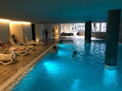 Appartement Prive Dans Residence Balneo Aladin Cauterets Exteriör bild